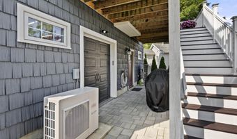 36 Elm St, Alton, NH 03810
