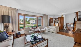 89 S Clarendon Ave, Addison, IL 60101