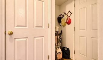 1537 Whispering Creek Dr, Ballwin, MO 63021