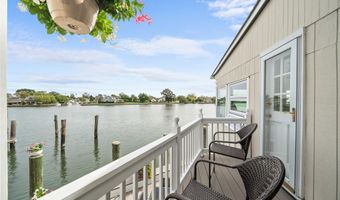 260 Ocean Ave, Amityville, NY 11701