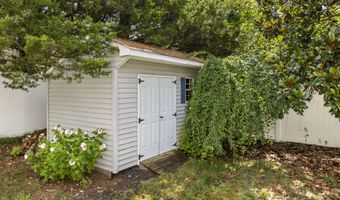 4 Cannonball Dr, Barnegat, NJ 08005