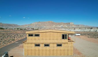 1328 E Lone Rock View Dr, Big Water, UT 84741