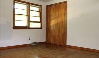 2842 Fairview Dr, Ashtabula, OH 44004