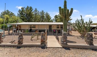 18995 E Saguaro Dr, Black Canyon City, AZ 85324