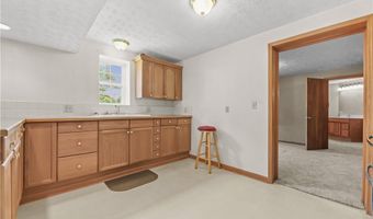 1701 Woods Rd, Akron, OH 44306