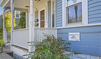 48 Constitution St 2, Bristol, RI 02809