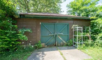 720 Bennett Rd, Angola, NY 14006
