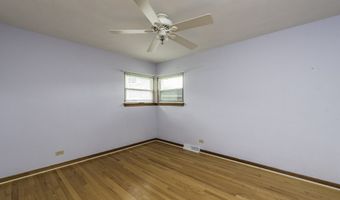 616 Highland Ave, Antioch, IL 60002