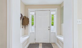 38 Mary Carroll St, Auburn, ME 04210