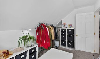 48 6th St, Bangor, ME 04401