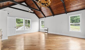28 Spruce Mountain Rd, Danbury, CT 06810