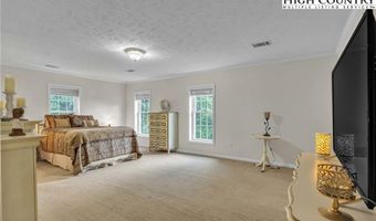 317 Dillard Dr, Jefferson, NC 28640