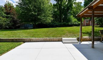 5523 HALWIS St, Alexandria, VA 22303