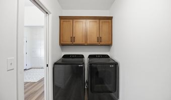 1908 Golfview Dr, Auburn, IN 46706