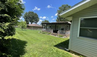 2105 Oakridge Dr, Ava, MO 65608