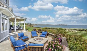 135 Cliff Dr, Narragansett, RI 02882