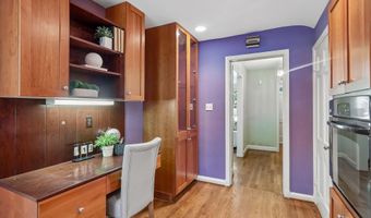 5719 NEWINGTON Rd, Bethesda, MD 20816
