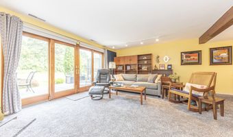 765 Peninsula Ct, Ann Arbor, MI 48105