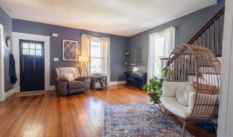 120 W Locust St, Aurora, MO 65605