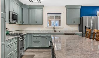 156 Congress St, Belfast, ME 04915