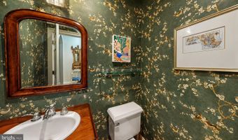 4 RIDGE Rd, Annapolis, MD 21401