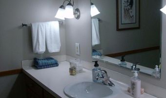 1521 S 7th St, Aberdeen, SD 57401