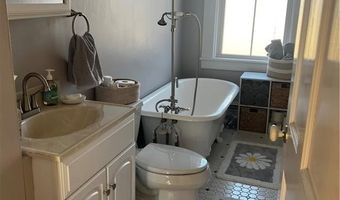 51 Annandale Rd 2, Newport, RI 02840