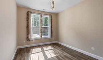 13 Douglas St, Athens, TN 37303