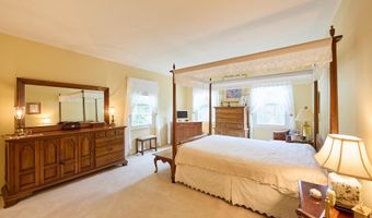 27 RAPHAEL Rd, Hockessin, DE 19707