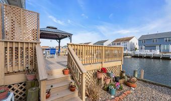 18 Peaksail Dr, Bayville, NJ 08721