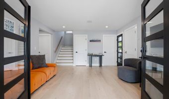 115 9TH St, Beach Haven, NJ 08008