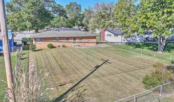 2202 Edgemont Dr, Arkansas City, KS 67005