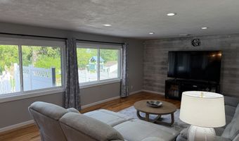 14 Hebron Rd, Bolton, CT 06043