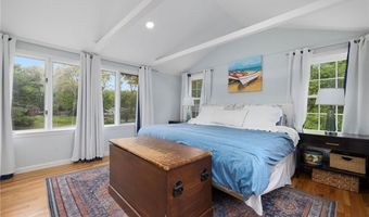 1 Gladridge Dr, East Greenwich, RI 02818