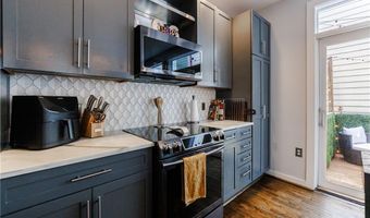 1380 Stirling Cir NW 26, Atlanta, GA 30318