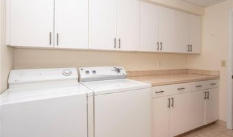 14 Lee Ave, Newport, RI 02840