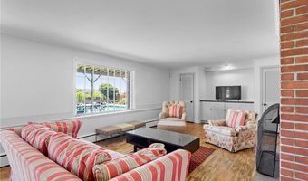172 Eustis Ave, Newport, RI 02840