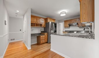 40 Nathan Hale Ct, Cheshire, CT 06410