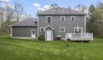 90 Village Place Dr, Barrington, NH 03825