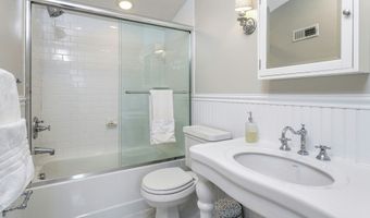 4 Old Stone Rd, Darien, CT 06820