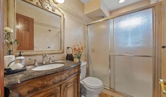 65 Netherwood Dr, Albertson, NY 11507