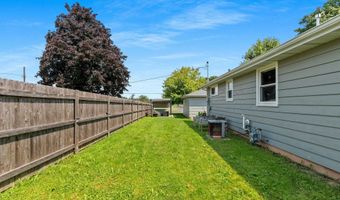 2207 S GREENVIEW St, Appleton, WI 54915