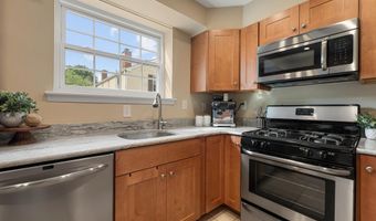 2312 N DEARING St, Alexandria, VA 22302