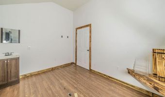 812 S Parkway Dr, Alvarado, TX 76009