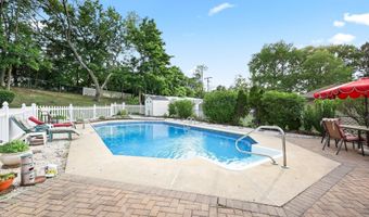 48 Cambridge Dr, Aberdeen, NJ 07747