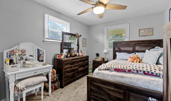 7580 BEACH Dr, Pasadena, MD 21122