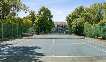 4819 28TH St S B, Arlington, VA 22206