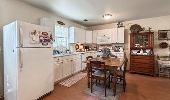 318 Earl King St, Apalachicola, FL 32320
