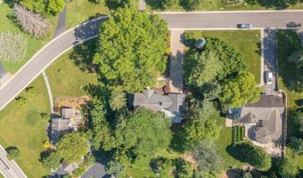 3119 N Farmcrest Dr, Amberley, OH 45213