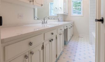 22 Shady Ln, Albertville, AL 35950